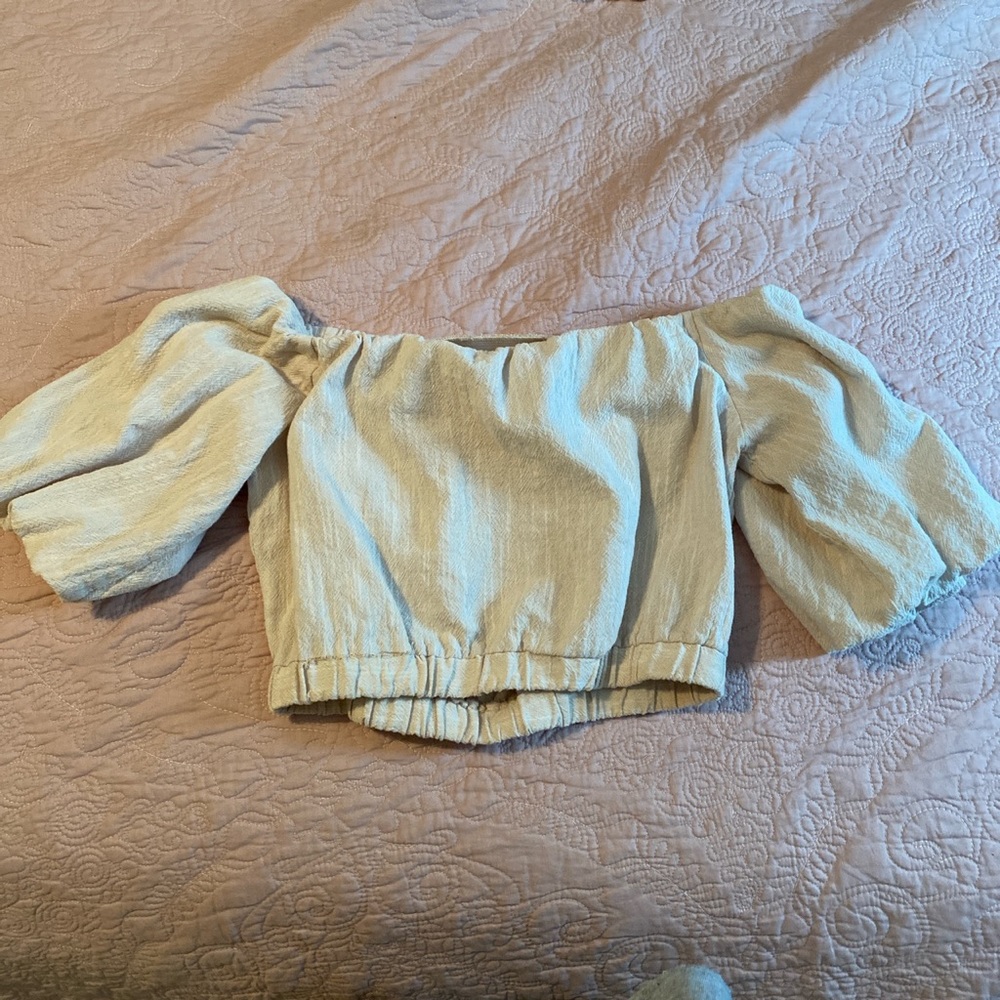Cropped shirt w flared sleeves